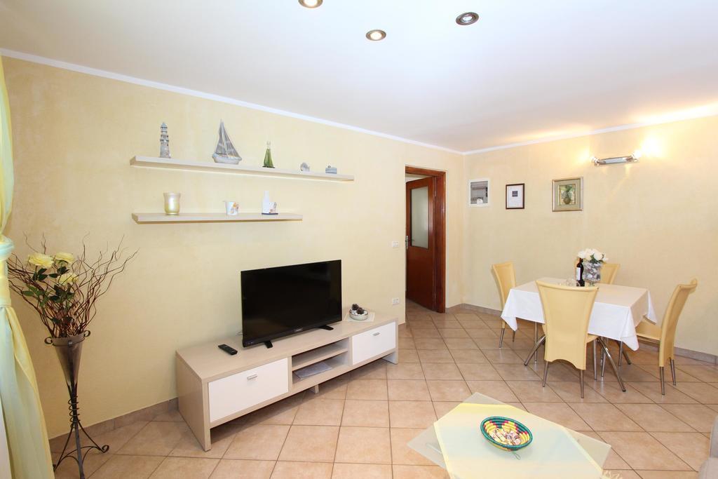 Apartments Pataj Ровинь Экстерьер фото